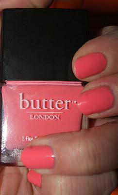 Trout Pout de Buttr London et petites fleurs (tuto inside) Trout Pout de Buttr London et petites fleurs (tuto inside)