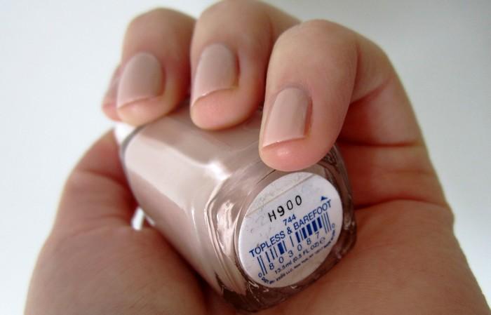 Essie Topless and Barefoot – Mon nude préféré