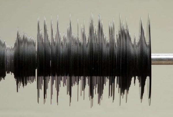 usvideoscreenshot large verge medium landscape 600x405 960 vinyles pour représenter le spectrogramme dun morceau de Benga