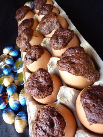 Oeufs de Pâques ou comment utiliser des coquilles d’oeufs en moules à gâteaux au chocolat