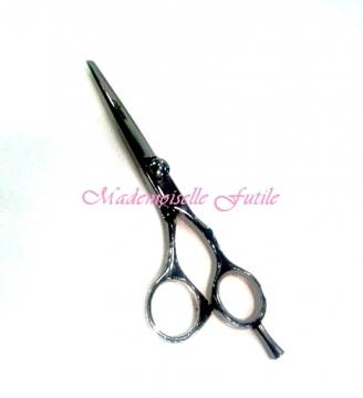 Mes boucles chez Maniatis… Ou le récit de ma réconciliation avec le coiffeur!