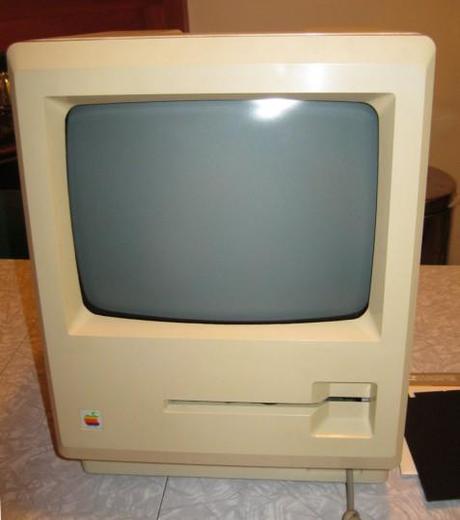 FrontClose 477x540 Achetez un Mac à 100 000 Dollars