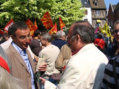 À Marseille, Jean-Luc Mélenchon déplace les foules - Politique - France Info