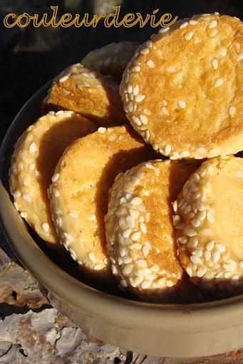Biscuits à la Vache qui Rit pour l’apéritif  : version au sésame et version au pavot/paprika