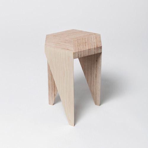 Tabouret Rayuela par Alvaro Catalan de Ocon