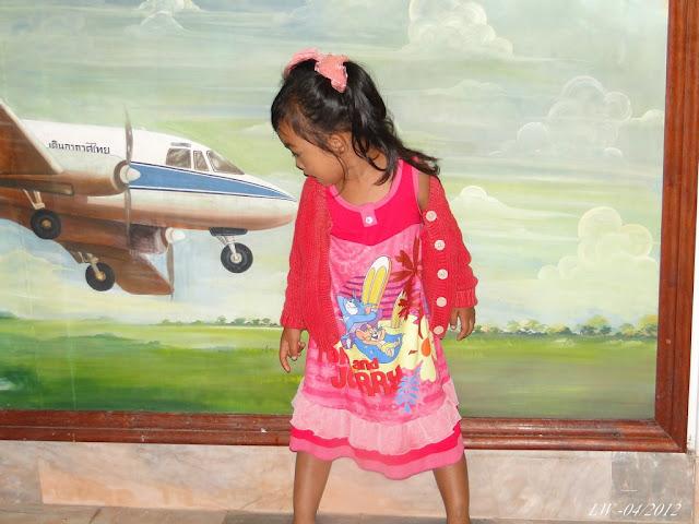 Phu Pa Lek, l'accident d'avion et, la petite fille