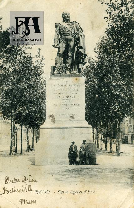 La statue du maréchal d'Erlon.