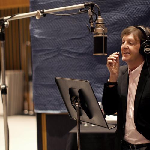 Paul McCartney offre un clip avec Natalie Portman et Johnny Depp.