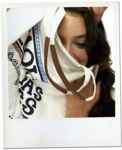 Mode : Le sac anti-sac de Charlotte Le Bon