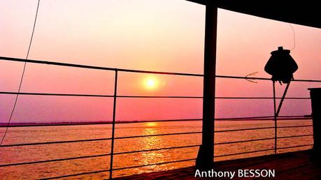 myanmar birmanie guide sunset