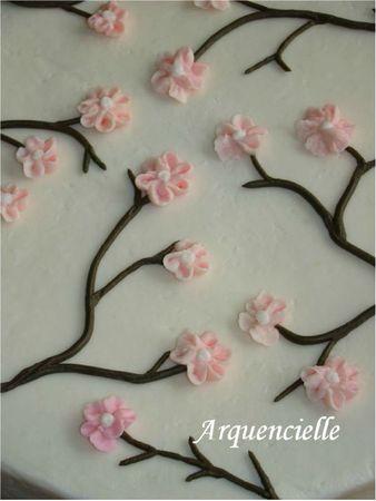 Gâteau cerisier japonais détail décor poche à douille