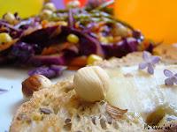 Salade printanière haute en couleur