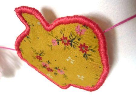 guirlande de pommes tissu feutrine pompoms de laine Tête de mule (3)