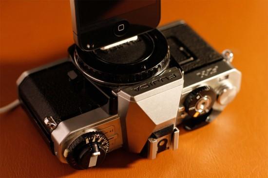 Image vintage camera iphone charger 3 550x366   Vintage Camera iPhone Dock Charger