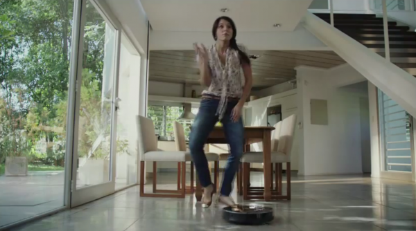 Capture d’écran 2012 04 23 à 13.28.05 600x334 Do You Robot : iRobot Roomba fait sa pub 