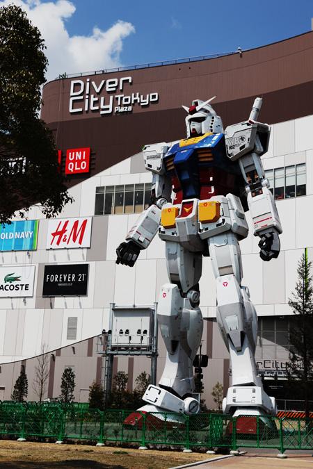 gundam front tokyo 1 Un Gundam à lentrée du Gundam Front Tokyo
