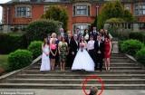 westgate3 160x105 Photographies : un couple paye £750 pour les pires photos de mariage