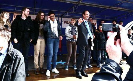 PRESIDENTIELLES 2012 FRANCOIS HOLLANDE HIRSON 2012 FH jeunes podium