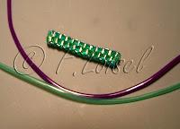 Superposition de scoubidous à 4 fils