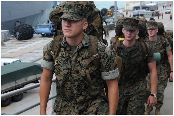 Marines à Okinawa en 2010.jpg