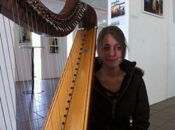 Rencontre. Sarah, une jeune harpiste bretonne