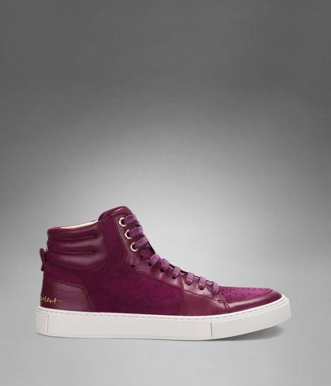 Les sneakers Yves Saint Laurent.