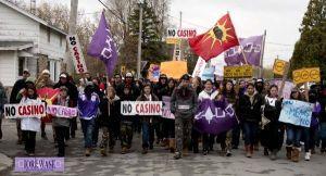 Les élèves de Kahnawake marchent contre le projet de casino