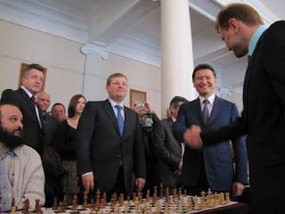 Le Président de la Fide, Kirsan Ilyumzhinov en compagnie du grand-maître israélien Alik Gershon - Photo © Marketing Directorate of the Ukrainian Chess Federation 
