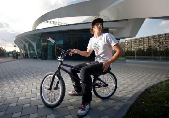 Le move du jour #18 : Michael Beran – flair double whip !