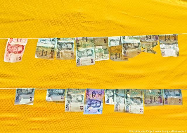 Donation at Golden Mountain in Bangkok