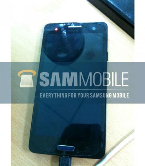 SGS3 SNEAK1 472x540 Samsung Galaxy S3 : le design définitif ?