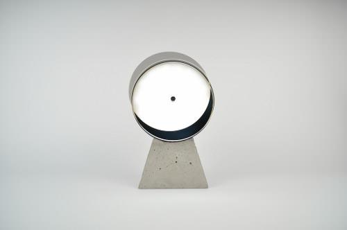 Syzygy éclipse de lampe par Sophie Menser et Oscar Peet