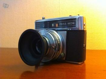 Ancien appareil photo Carl Zeiss Ikon Contessamat STE.jpg