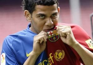 Dani Alves : « J’ai l’intention de rester au Barça »