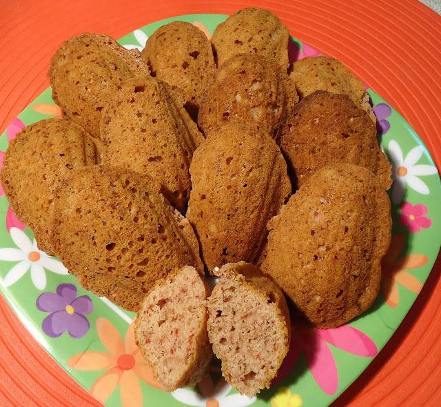 Madeleines rose-fraises