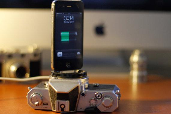 Des anciens appareils photos comme dock iPhone...