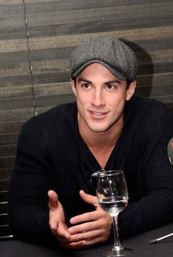 Bloody Night Con Convention 2012 559417_308332762574680_118803744860917_761975_1151995329_n