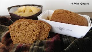 Pain d'épices Mulot&Petitjean; en accompagnement de poires au poivre de cassis