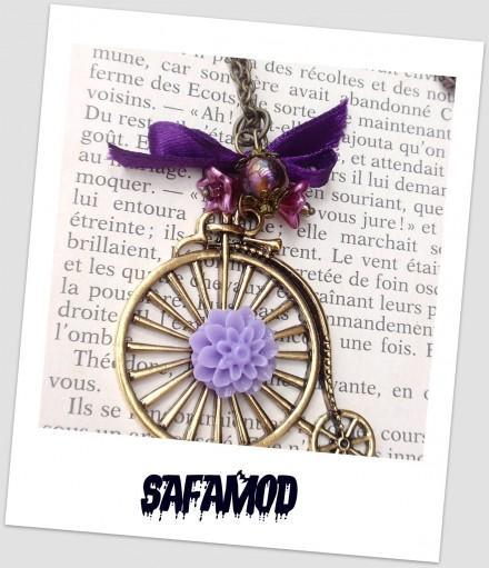 Collier vintage Vélo ancien perles fleurs tchèque