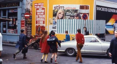 Buran affichage sauvage Daniel Buren – Monumenta 2012 – Excentrique(s) Travail in Situ au Grand Palais + Eléments de biographie et quelques oeuvres