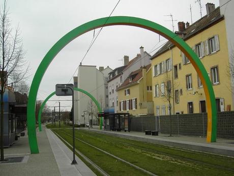Buren Tram Mulhouse Daniel Buren – Monumenta 2012 – Excentrique(s) Travail in Situ au Grand Palais + Eléments de biographie et quelques oeuvres