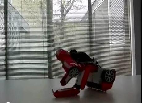 robot transformer 8 Un véritable petit Transformer doté de 22 moteurs