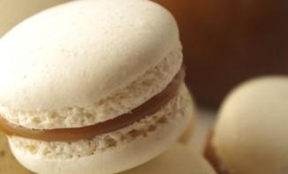 Macarons-au-caramel-beurre-salé22