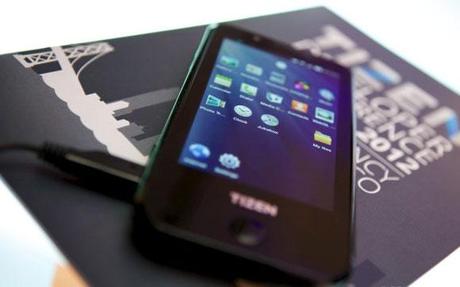 samsung-tizen2 samsung tizen2 Tizen : premier prototype pour Samsung