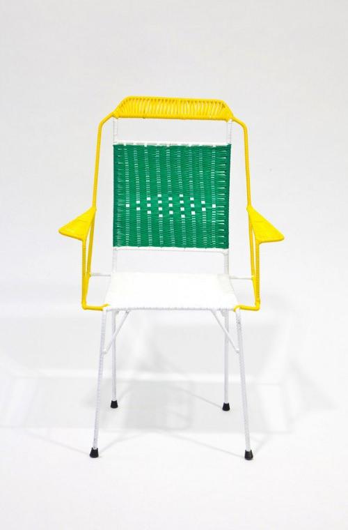 Design et Réinsertion 100 chaises par Marni