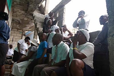 Dix sénateurs de moins à dix minutes de la fin