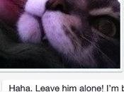 Pair loin yeux, près téléphone