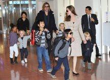 Brad Pitt & Angelina avec leurs enfants naturels et adoptifs