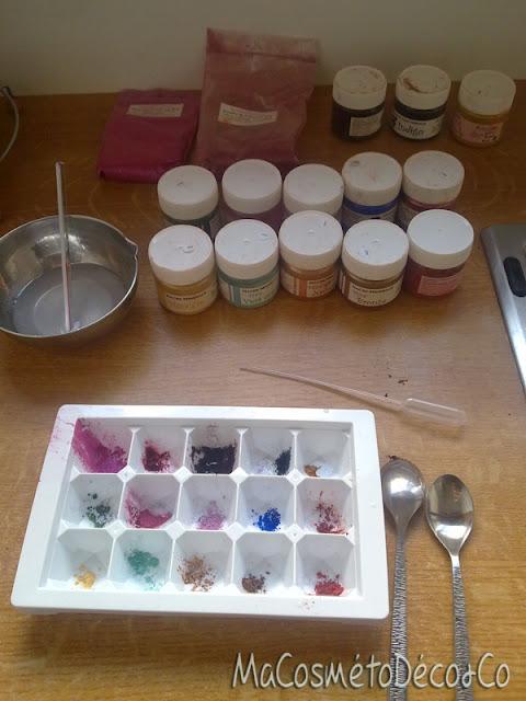 Petits tests de colorants pour la saponification à froid...