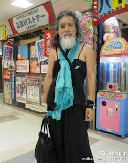 Le papy travelo chinois